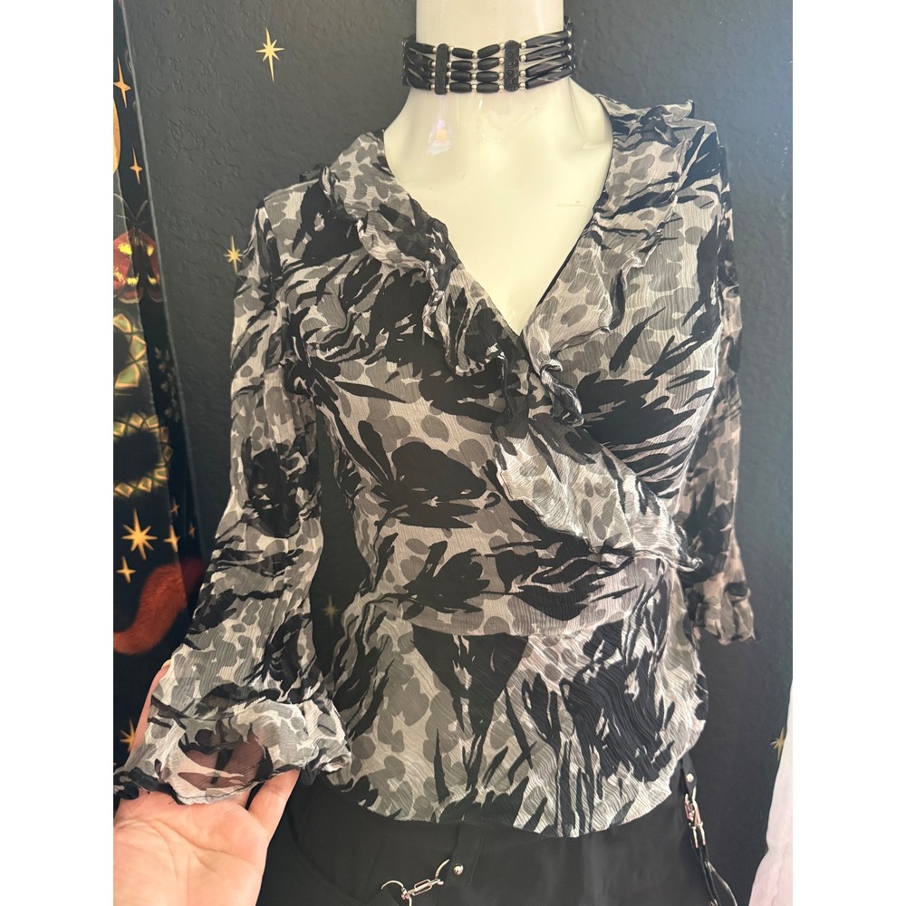 Willi Smith 100% Silk Wrap Top Grey Black Abstract Floral Ruffle Blouse Small